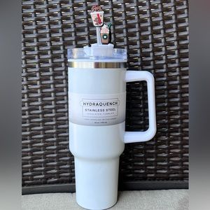 BNWT HYDRAQUENCH 40 fl. oz. White Tumbler with 2 Straw Topper